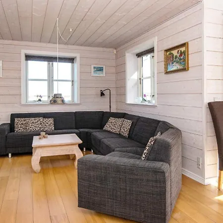 Дом отдыха Four-bedroom Holiday In Harboore 8 *